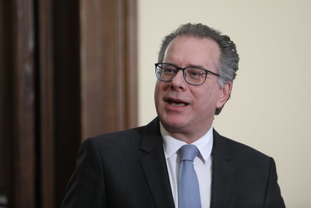 Συμφωνία για προσφυγικό: Μετεγκατάσταση 400 αιτούντων άσυλο στη Γαλλία