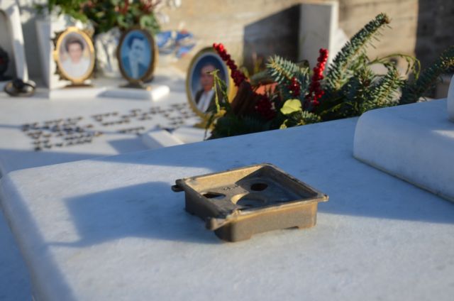 Συνελήφθησαν οι δράστες που ξέθαψαν νεκρή στη Μεσσηνία για να βρουν κοσμήματα