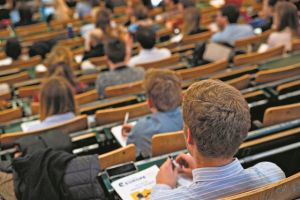 Προσλήψεις εκπαιδευτικών και με πτυχία από κολέγια