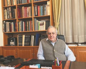 «Λιβανίζουμε τους φιλοσόφους, χωρίς να τους γνωρίζουμε»