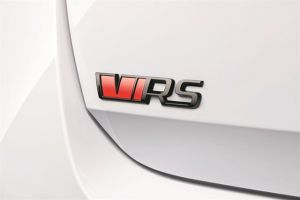 Skoda: υβριδικές εκδόσεις και για  τα RS