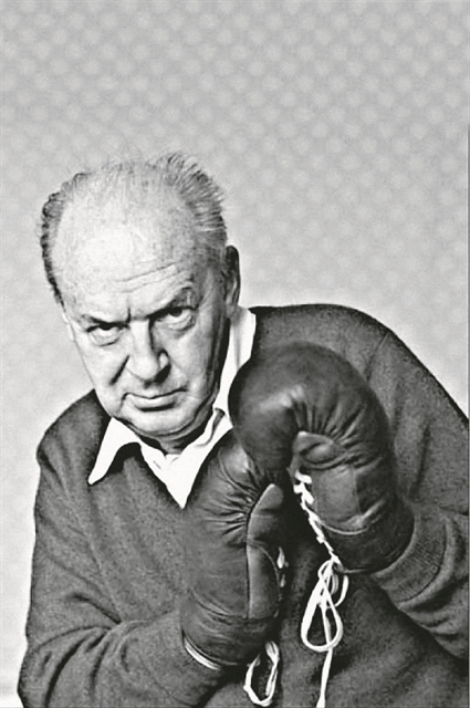 Ο κριτικός των λογοκρισιών