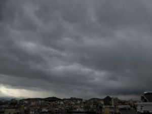 Καιρός : Νέο κύμα κακοκαιρίας από αύριο – Πού θα χτυπήσει