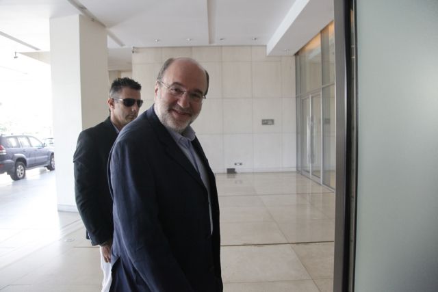 Τρύφων Αλεξιάδης: Το μήνυμά του από το νοσοκομείο