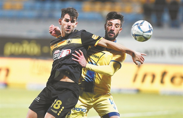 Ολιβέιρα μπροστάρης