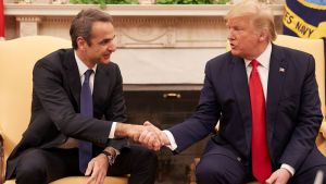 Trump praises Greek economic progress at talks with Greek PM, avoids mention of Turkey, Libya