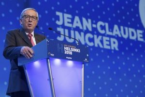 Γιούνκερ: Θα έβγαινα για ποτό με τον Μητσοτάκη και τον Τσίπρα μαζί