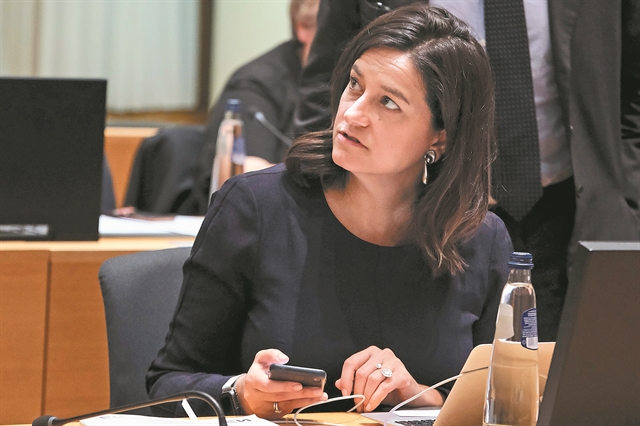 «Αγκάθι» οι εκπαιδευτικοί με πτυχία κολεγίων