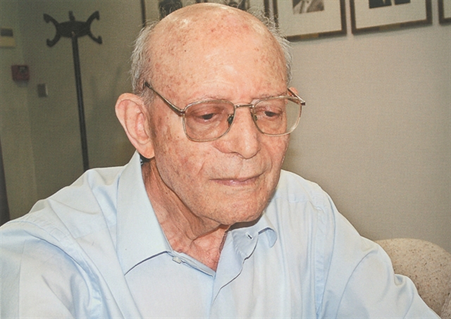 Οταν τελείωσε η παιδική ηλικία