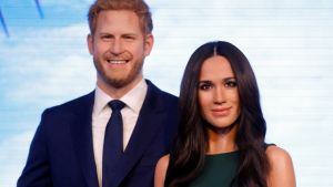 Megxit: Το Madame Tussauds… έβγαλε εκτός οικογενειακού πλάνου Χάρι και Μέγκαν!