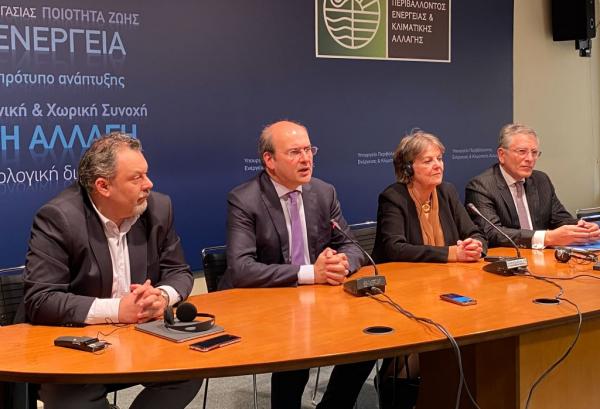 Χατζηδάκης : Πόροι έως 4,4 δισ. ευρώ για την απολιγνιτοποίηση