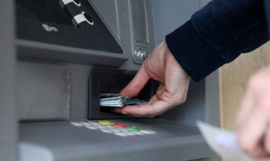 Απόφαση-σταθμός: Υποχρέωση των Τραπεζών να στέλνουν κάρτες και Pin μόνο με συστημένες επιστολές