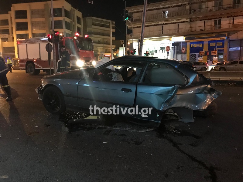 Αυτοκίνητο κόπηκε στα δύο μετά από σύγκρουση