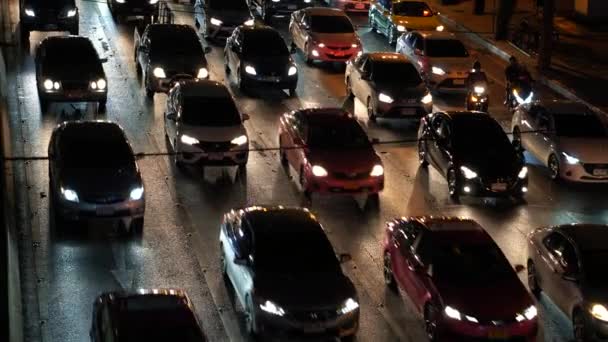 Κίνηση: Ουρές χιλιομέτρων στην παραλιακή λόγω τροχαίων