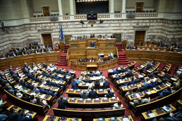 Σε εξέλιξη η συζήτηση στην Ολομέλεια της Βουλής για την αμυντική συμφωνία με ΗΠΑ