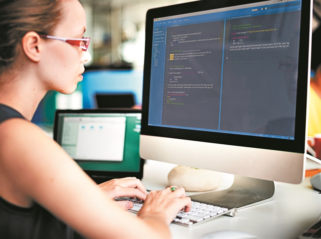 Αιτήσεις για 217 τεχνικούς πληροφοριών με 4ετή σύμβαση