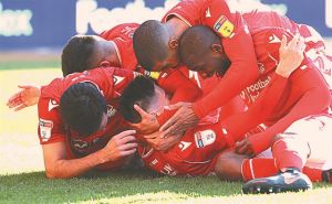 Η Φόρεστ 3-1 τη Λούτον