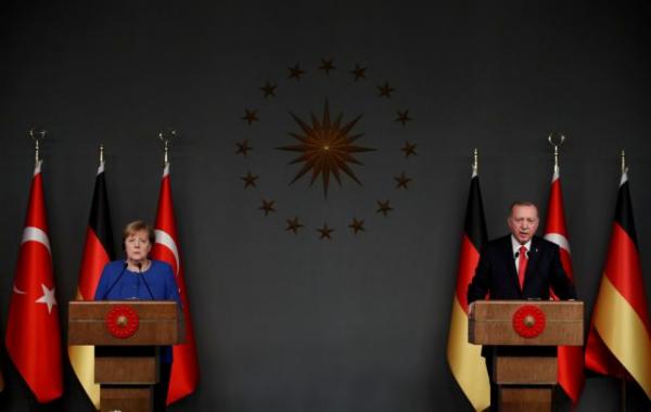 Αψηφά τη Μέρκελ ο Ερντογάν: Στέλνει νέα στρατιωτική βοήθεια στη Λιβύη