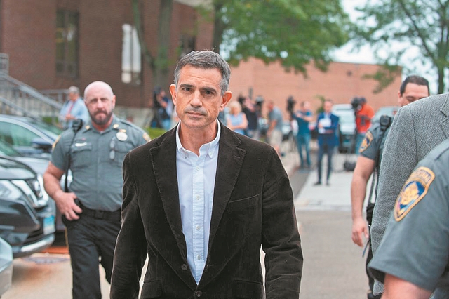 Θρίλερ με τον Φώτη Ντούλο