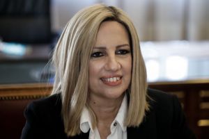 Βολές Γεννηματά κατά Τσίπρα και Μητσοτάκη με φόντο την εκλογή ΠτΔ