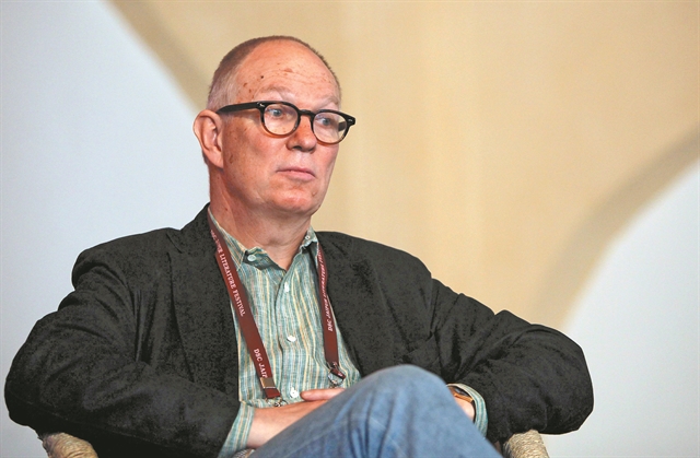 «Οι θεσμοί της φιλελεύθερης δημοκρατίας είναι εύθραυστοι»