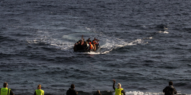 Τραγωδία στους Παξούς: 12 νεκροί πρόσφυγες από βύθιση σκάφους