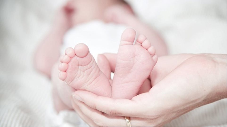 Επίδομα γέννησης : Ποιοι δικαιούνται 2.000 ευρώ και πώς θα τα πάρουν