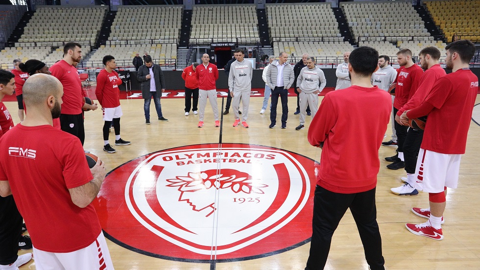 Οι Αγγελόπουλοι παρουσίασαν τον Μπαρτζώκα στους παίκτες
