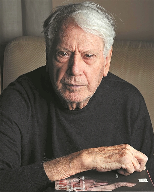 «Να παραμείνουμε, μέχρις εσχάτων, άνθρωποι…»