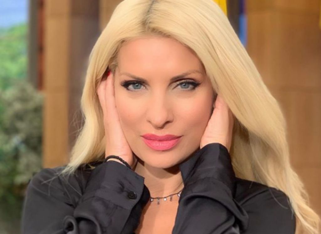 Ελένη Μενεγάκη : Σταματάει για πάντα από την τηλεόραση;