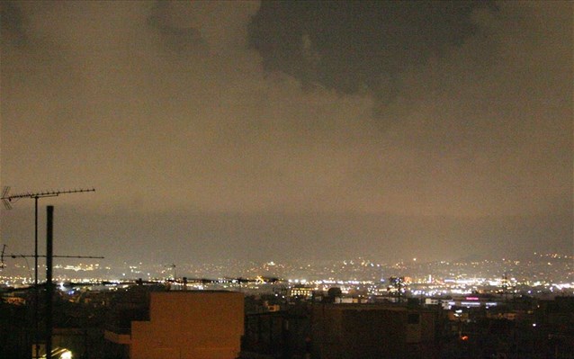 «Απαγορεύστε με νόμο τα τζάκια στις πόλεις»