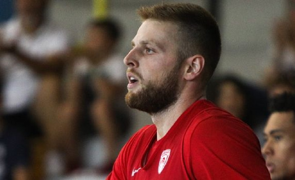 Ολυμπιακός : Κι επίσημα επέστρεψε ο Βασίλης Χαραλαμπόπουλος