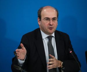 Χατζηδάκης : Ανακοίνωσε μέτρα για την ενίσχυση των Ανανεώσιμων Πηγών Ενέργειας