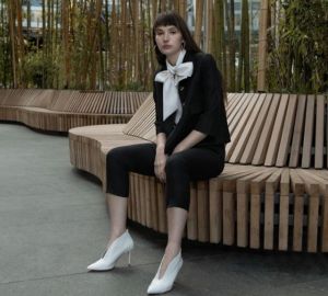 Αυτή είναι η νέα τάση στο γυναικείο κοστούμι