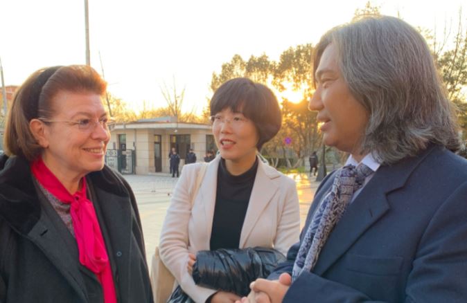 Η Λίνα Μενδώνη συναντήθηκε με τον διευθυντή του Εθνικού Μουσείου Τέχνης της Κίνας