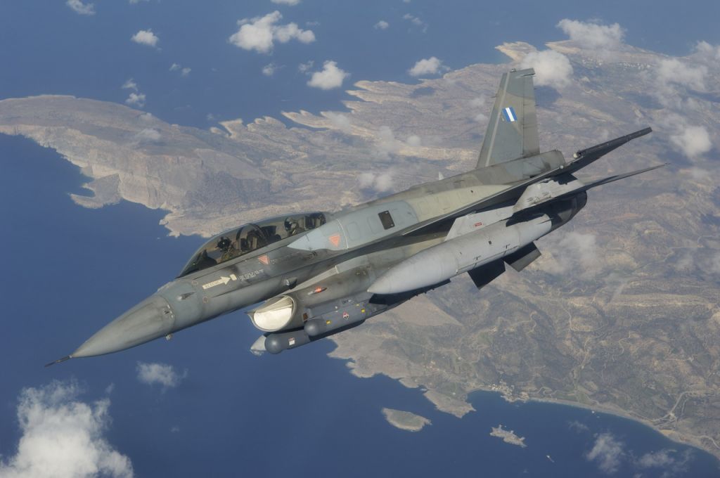 Αερομαχίες στο Αιγαίο: Νέο κρεσέντο με 60 τουρκικές παραβιάσεις
