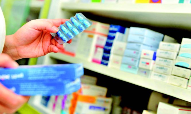 Πρόσκληση προς τα ιδιωτικά φαρμακεία για τη διανομή 44 ακριβών φαρμάκων