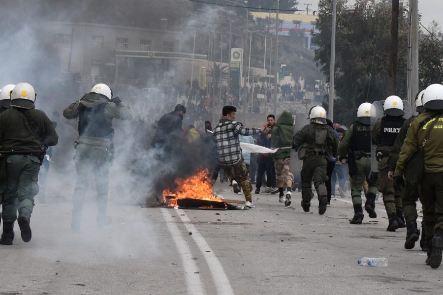 Εκρηκτική η κατάσταση στη Λέσβο: Εξαντλήθηκε η υπομονή προσφύγων και μεταναστών – Ενισχύονται οι αστυνομικές δυνάμεις