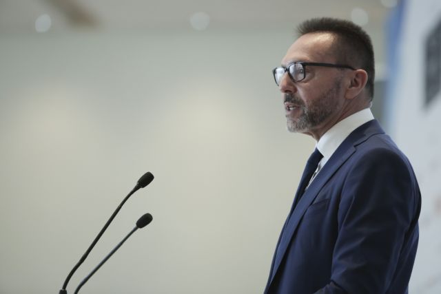 Στουρνάρας: Κίνδυνος για την ελληνική οικονομία ο κορωνοϊός