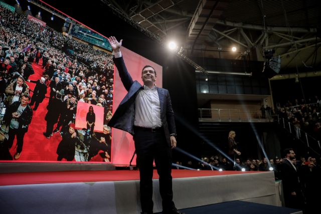 Στα μαχαίρια κυβέρνηση και αντιπολίτευση για τη συσχέτιση ανοιχτών δομών και κορωνοϊού