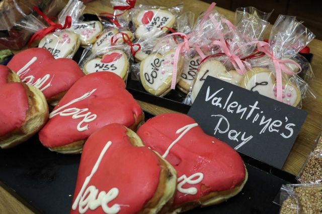 Σε ρυθμό Αγίου Βαλεντίνου η ελληνική showbiz