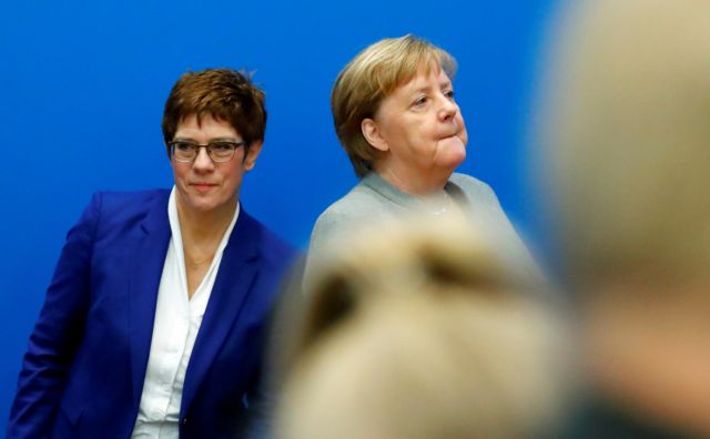 Γερμανία: Σε κρίση το CDU μετά την παραίτηση Καρενμπάουερ