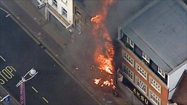 Βρετανία: Εκρήξεις σε πολυσύχναστη αγορά του Λονδίνου