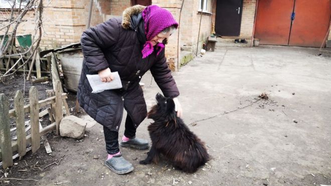 Κατακραυγή για Ουκρανό βουλευτή: Είπε σε συνταξιούχο να πουλήσει τον σκύλο της για να πληρώσει το φυσικό αέριο