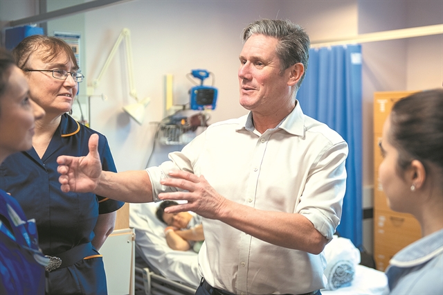 Ποιος είναι ο διάδοχος του Κόρμπιν;