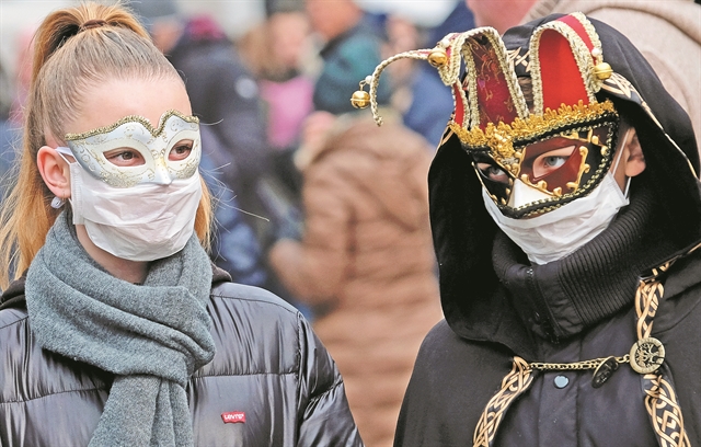 Ο κορωνοϊός «χτυπάει» την πόρτα μας