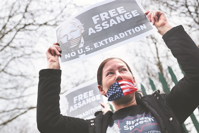 Θα δώσουν τον Ασάνζ στους Αμερικανούς;