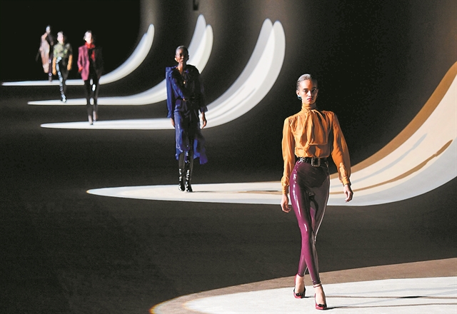 Οι superstars μέσα σε «χρυσά κλουβιά»