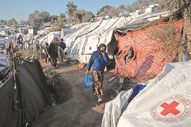 10 εκατ. ευρώ αντίδοτο στη ρήξη για το Προσφυγικό