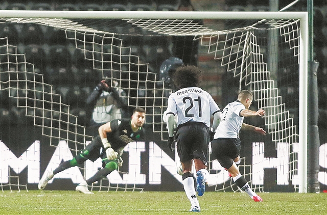 Καθαρό σκορ, κακός διαιτητής